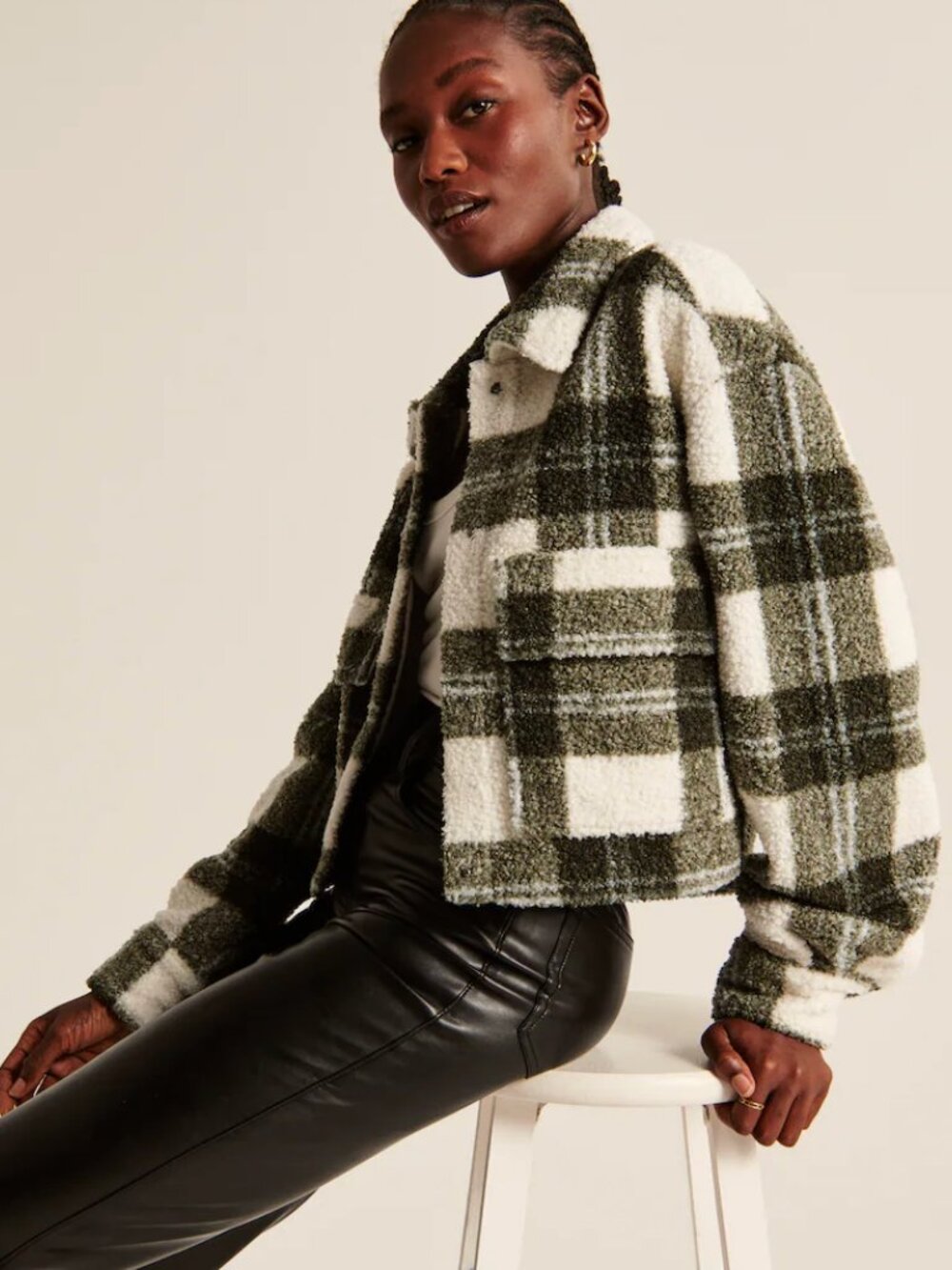 A&F Cropped Sherpa Shirt Jacket Green Plaid